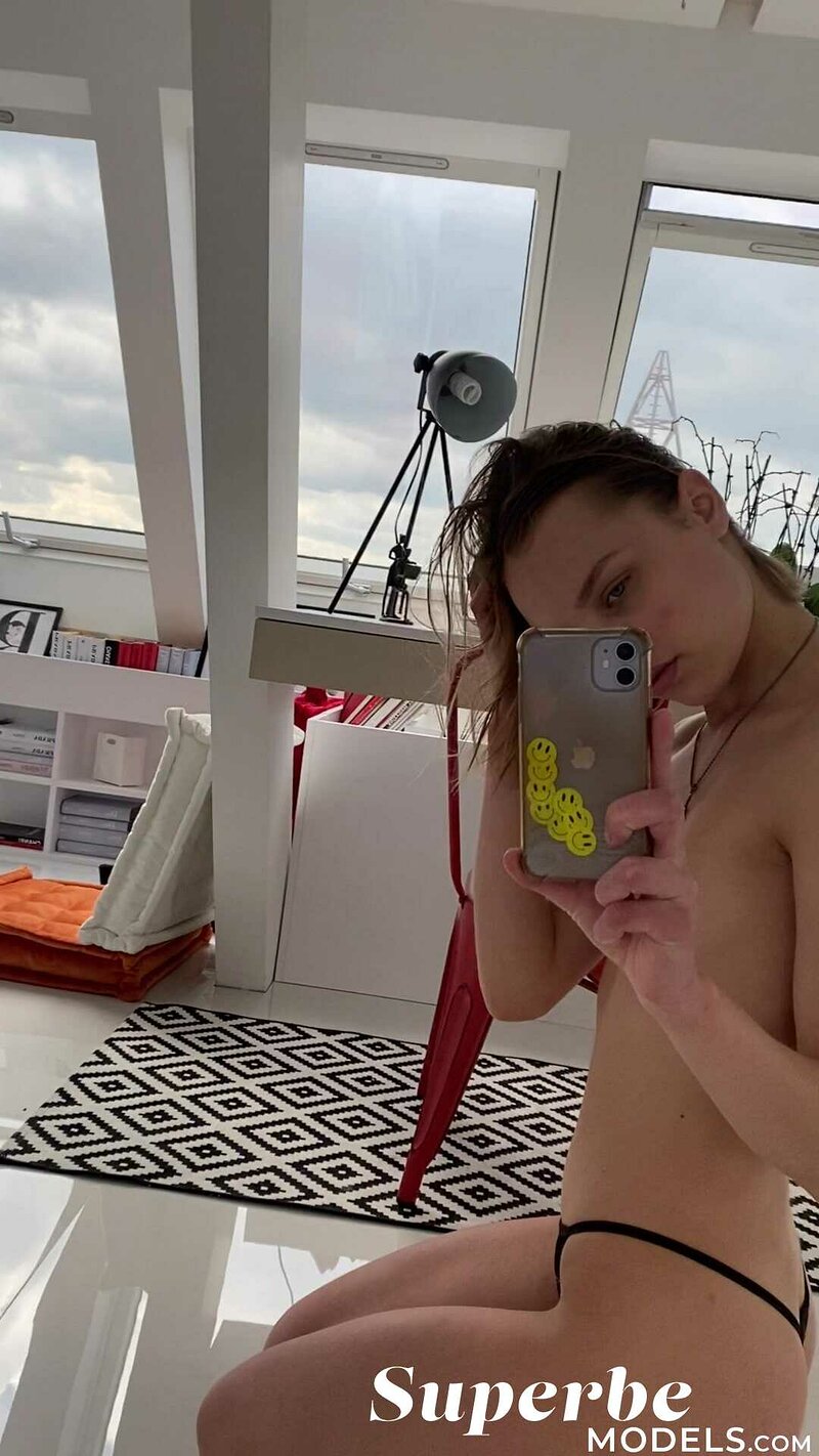 Яна, 20